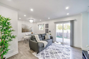 4BR Scarborough Gem, Freshly Renovated, 7 Car Parking